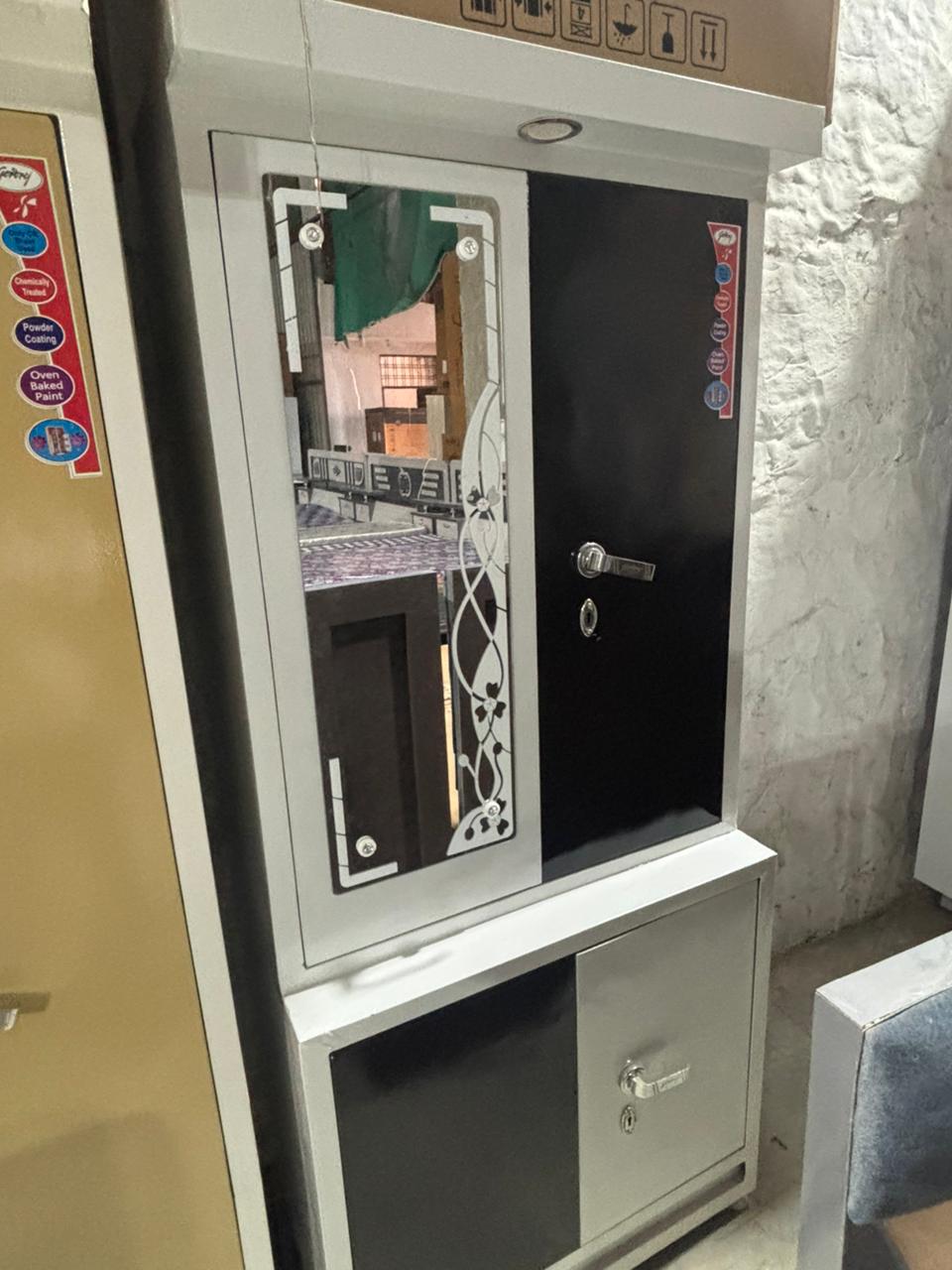 Royal Wooden Mirror Almirah